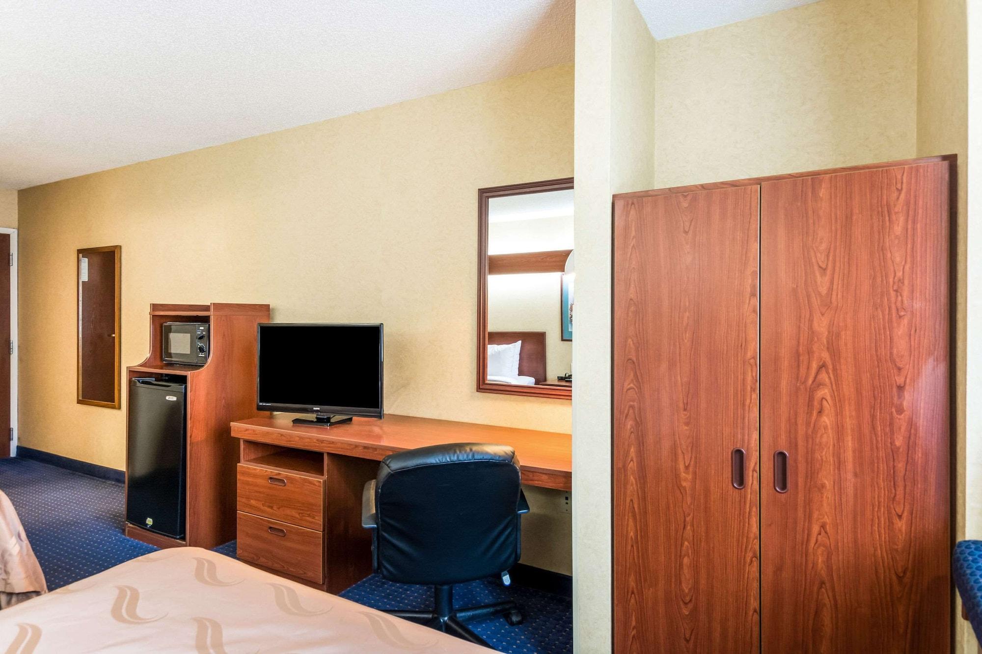 Quality Inn Chester - South Richmond Экстерьер фото
