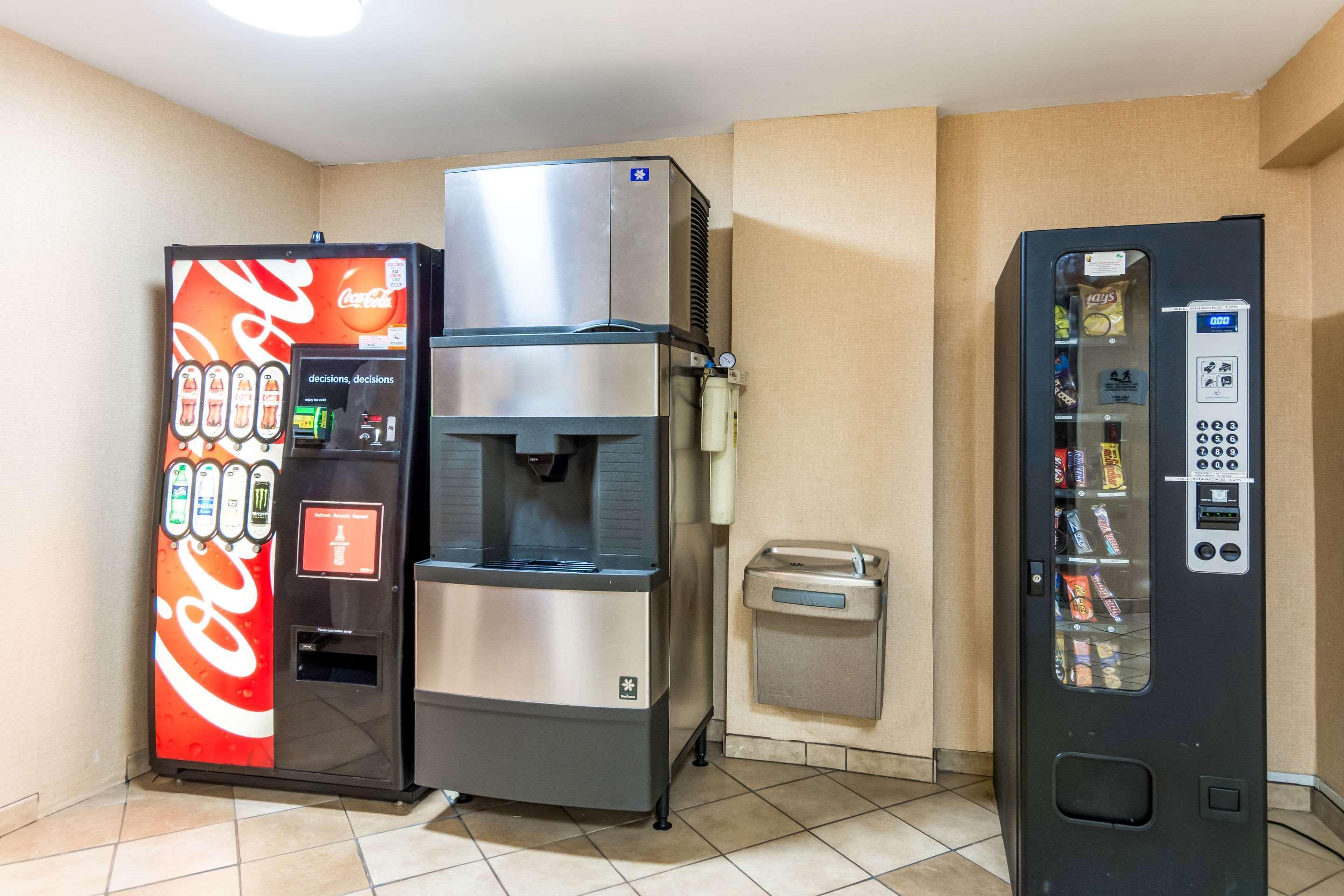 Quality Inn Chester - South Richmond Экстерьер фото