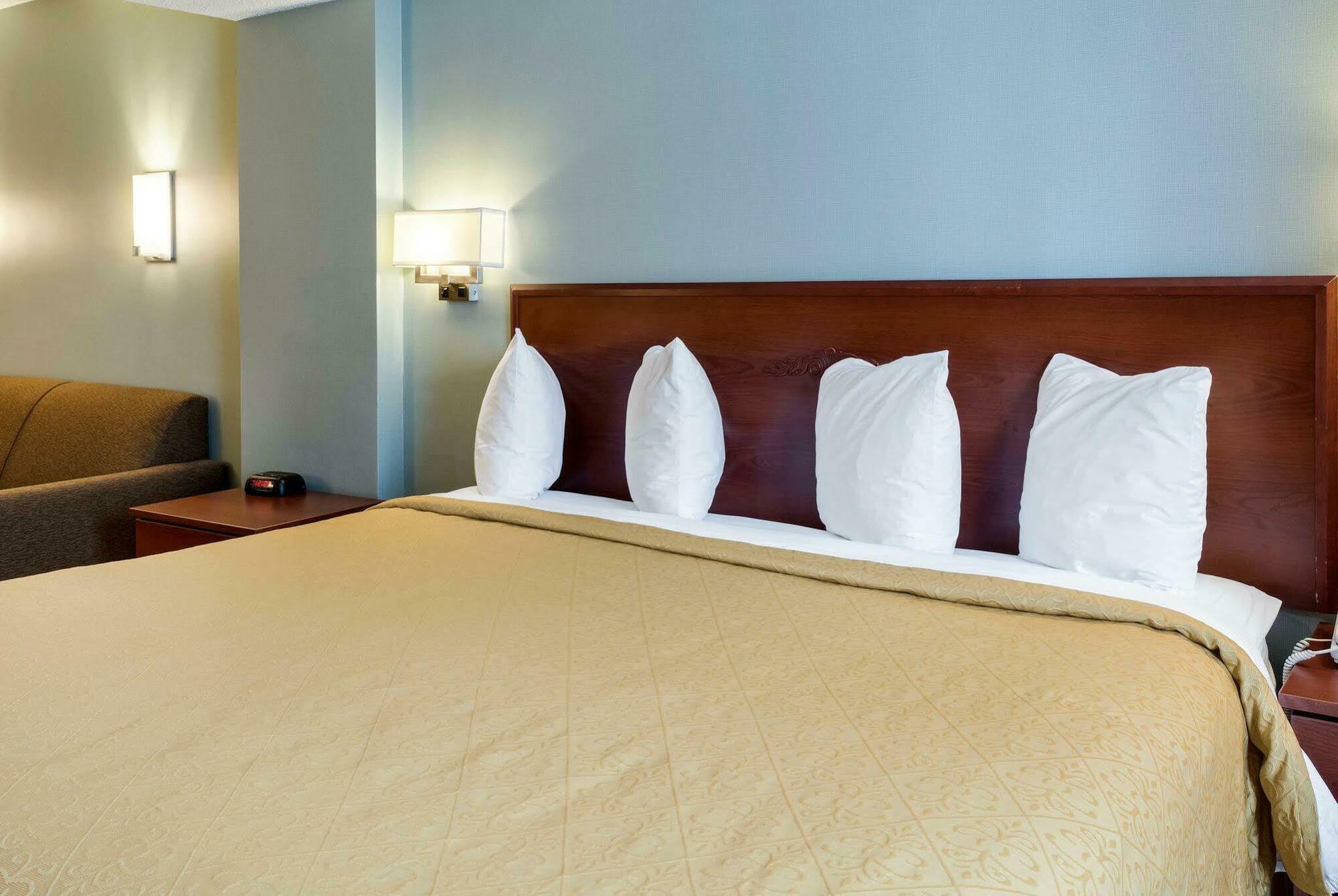 Quality Inn Chester - South Richmond Экстерьер фото